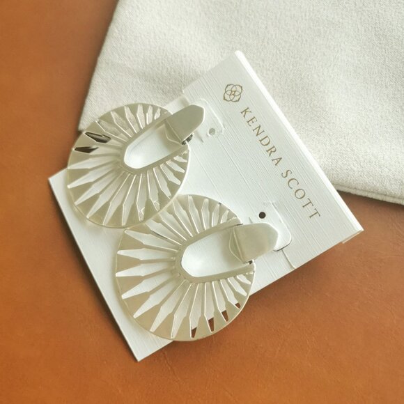 Kendra Scott Didi Sunburst Bright Silver Earrings Trendy - Picture 2 of 4